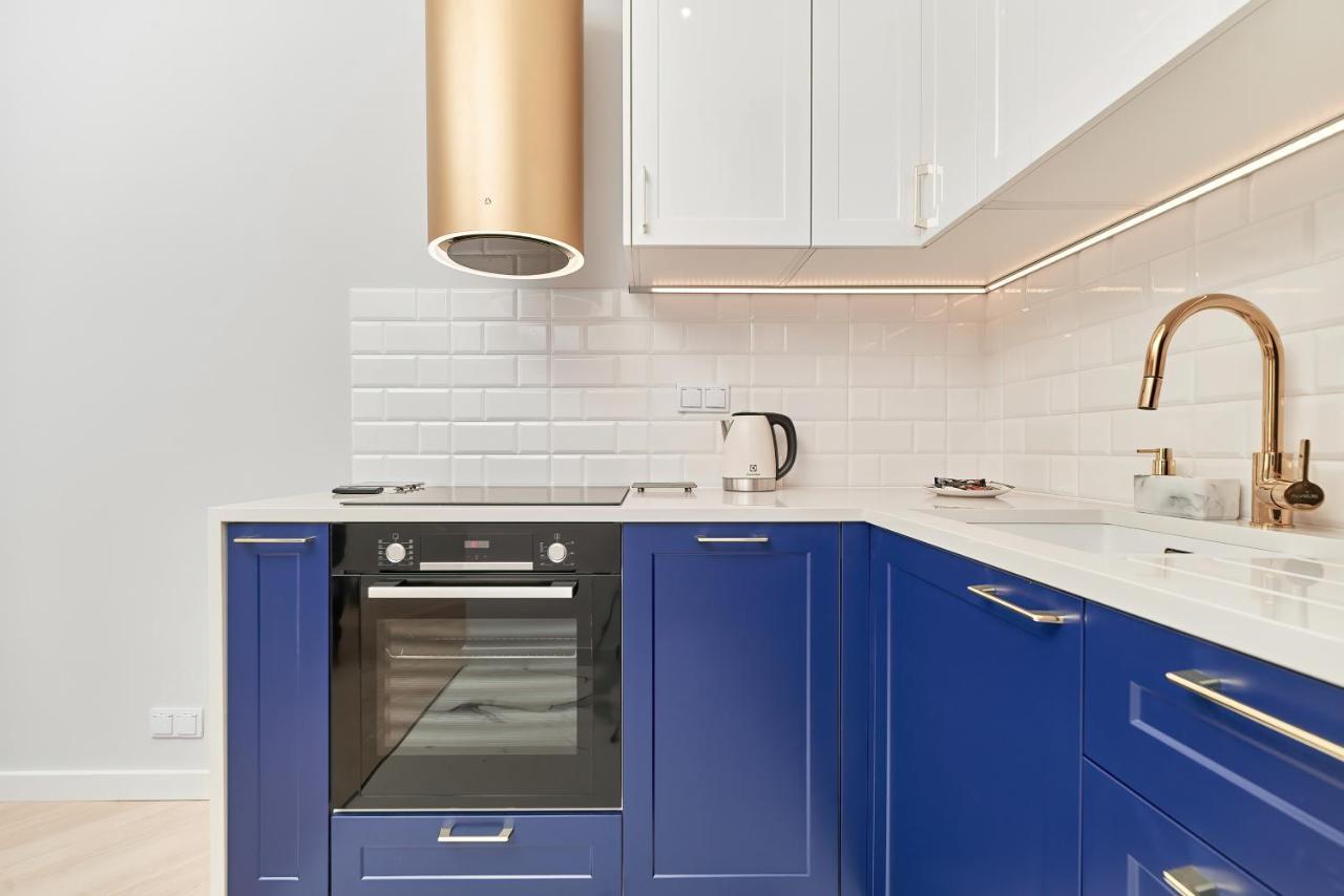 Exclusive Apartments Gwiazdzista With Free Garage Wroclaw By Noclegi Renters Bagian luar foto