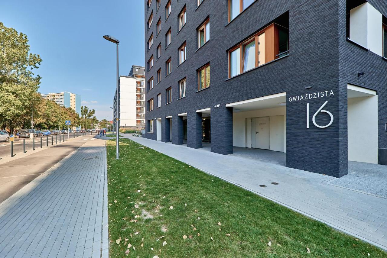 Exclusive Apartments Gwiazdzista With Free Garage Wroclaw By Noclegi Renters Bagian luar foto