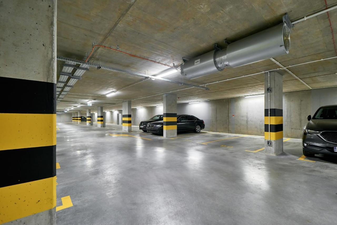 Exclusive Apartments Gwiazdzista With Free Garage Wroclaw By Noclegi Renters Bagian luar foto