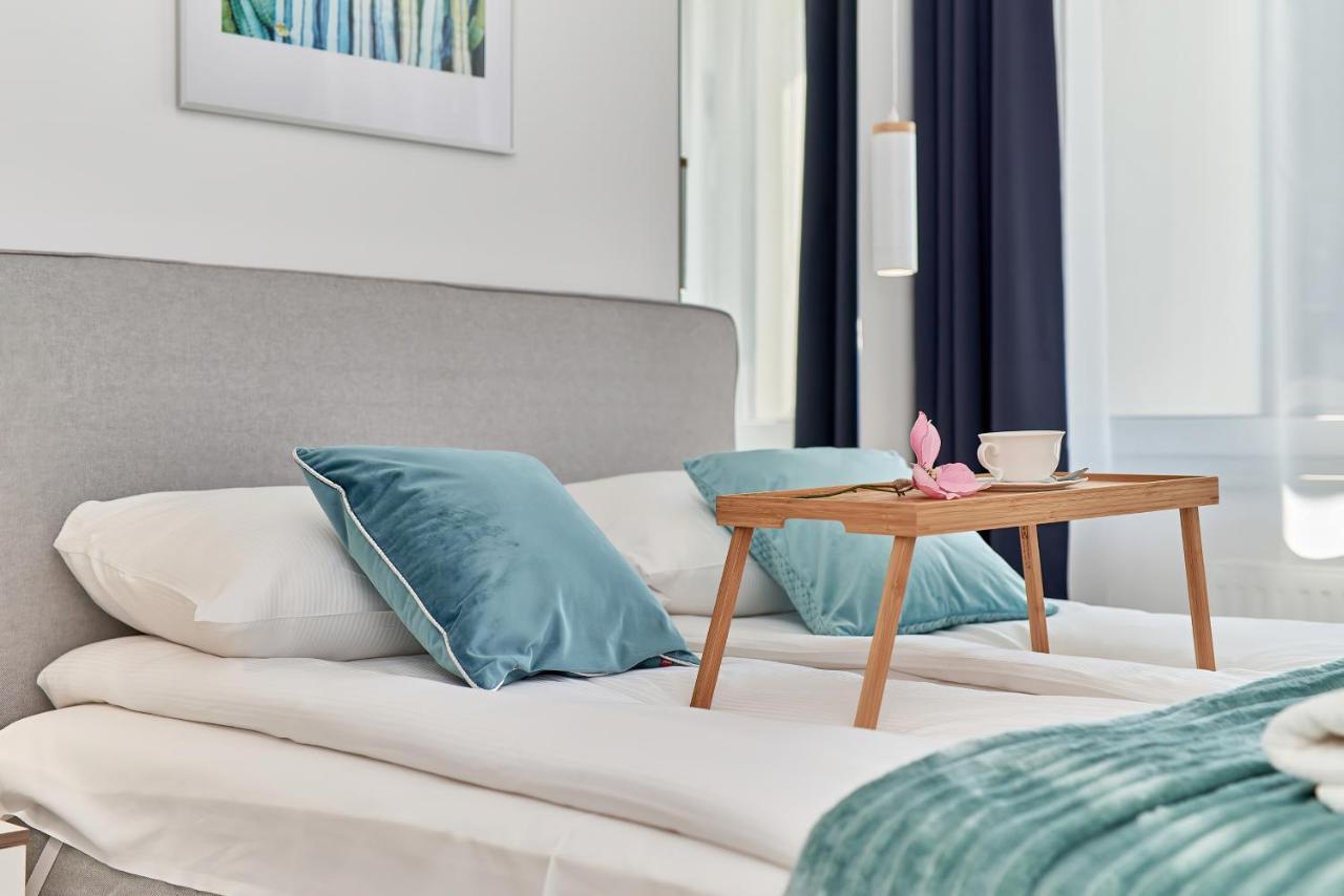 Exclusive Apartments Gwiazdzista With Free Garage Wroclaw By Noclegi Renters Bagian luar foto