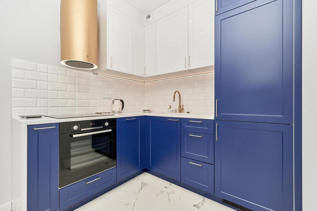 Exclusive Apartments Gwiazdzista With Free Garage Wroclaw By Noclegi Renters Bagian luar foto