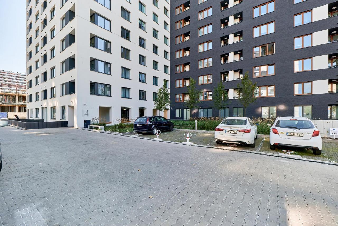 Exclusive Apartments Gwiazdzista With Free Garage Wroclaw By Noclegi Renters Bagian luar foto